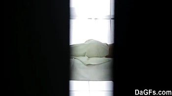 Rousse cède à sa bite pendant le massage fuck