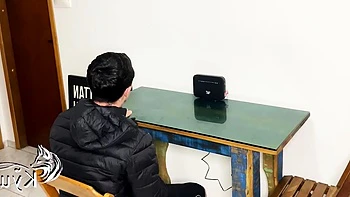 Der Freund meines Freundes kam vorbei und fickte mich hart