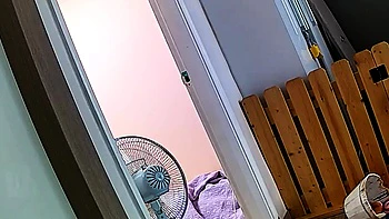 Японская MILF мастурбирует дома голая