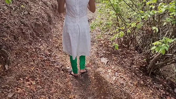 रांड़ को जंगल में जाकर उसकी चूत फाड़ दी