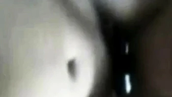 Chica asiática en lencería rosa follada a cuatro con corrida