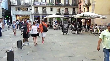 Dominika baise nue en public en plein air