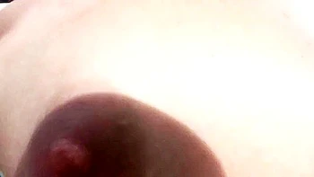 Tres lesbianas adolescentes 18+ follan salvajemente en yate