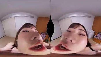 Азиатская тренерша сосет член и ебется в анал