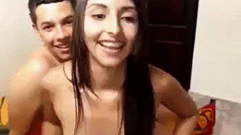 Casal fofo fodendo forte: cowgirl amadora