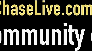 Charlee Chase y Dakota Charms chupan polla y follan MILF tetona