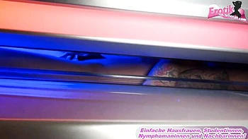 Блондинка из Германии сосёт член, позы: догги и миссионерская