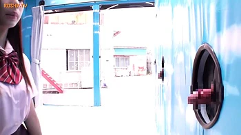 Novia estudiante asiática follada con creampie