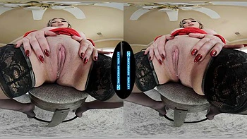 MILF pulpeuse veut un fuck hardcore en VR