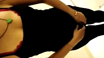 Adolescente asiática recibe una gran facial de su novio