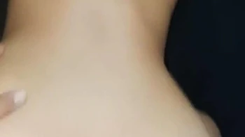 Сексуальная индийская шлюха удовлетворяет клиентов