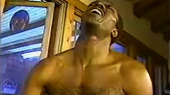 Morena dando boquete quente, de quatro e cavalgando