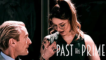 Брюнетка мастурбирует и скачет в позе ковбойши после пика