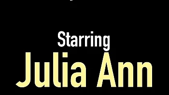 Julia Ann loira milf de peitos grandes fodendo de cowgirl