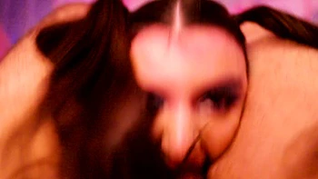 Freya Von Doom chupando e sendo fodida em POV