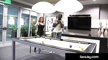 Sara Jay la latina aux gros seins baisée par Nicky Ferrari