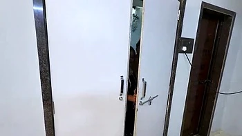 Maîtresse indienne Bhabhi offre bonus double pour anal hardcore avec serviteurs