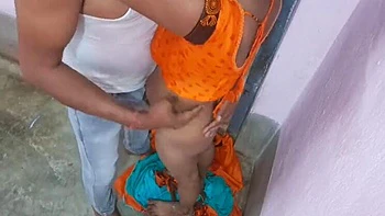 Bhabhi indienne pulpeuse baisée dur en extérieur - sexe brutal de femme desi