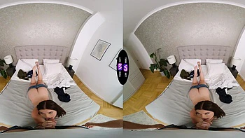 Лысый с большим членом трахает шикарную венгерскую брюнетку Брилл Энджел