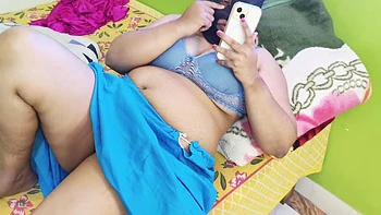 Свежая индийская бабхи с большими сиськами грубо трахнута деваром