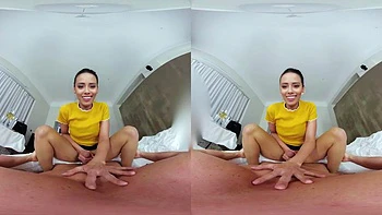 VR девушка сосет и скачет с видом от первого лица