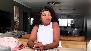 Modelo negra de 18 anos fodida dura na buceta