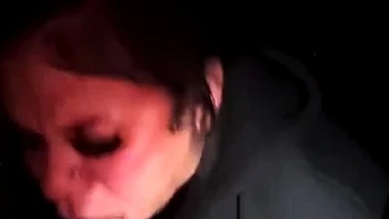 Kendoll chupa um pau negro enorme em POV noturno