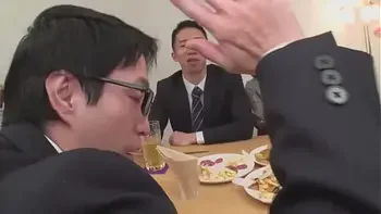 玲奈　　同級生が集う新年会で実際に存在する不倫妻の情事　1