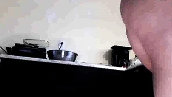 Buschige Stiefmutter jeden Sonntag nackt zu Hause