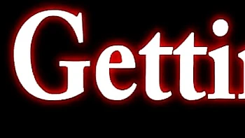 Maggie Green masturbert ihre riesigen Titten draußen