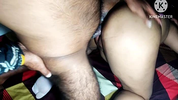 Cuñado folla duro a la cuñada frente a su esposa