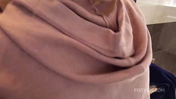 Amanda Clarke quer que eu urine no rosto dela