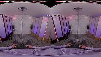 Brune milf jute sa grosse chatte et son cul en cowgirl