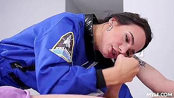 El gran culo y tetas de Ivy follados duro en anal con creampie