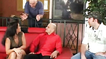 Épouse chaude en reine cochonne, anale et éjaculations