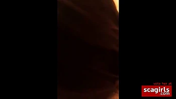 Asiatique amateur suce et branle en POV