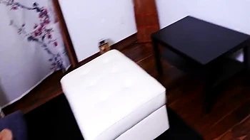 Padrasto fode loira adolescente 18+ por dinheiro