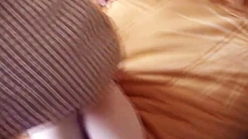 Belle-mère latine poilue baise pour la première fois avec beau-fils - gros cul POV