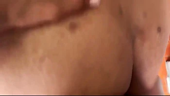 Fodendo minha vizinha gostosa no quintal dela