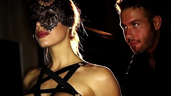 Nicole Aniston fickt Chad White nach Pussylecken in Dessous