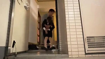 Esposa infiel follada frente a su cornudo