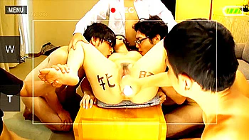 Пышная японская MILF в извращённом бондаже