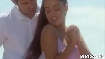 VIXEN Fit babe Vanna gives stranger a naughty workout