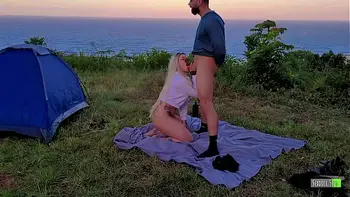 Sexo Arriscado Casal Amador real fodendo em acampamento - Sexdoll 520