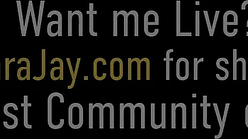 Sara Jays fette Titten und Arsch beim wilden Paarschwanz