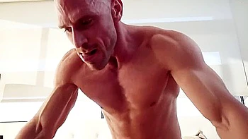 Nicolette Shea milf loira com peitos e bunda grande em POV