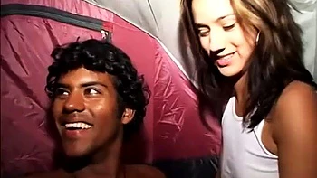 Brittney und Freundinnen ficken hart mit großen Titten Blondinen