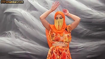 Arabisches Babe reitet Schwanz im POV