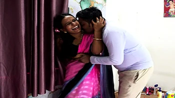 Langsames, echtes indisches Ehepaar fickt voller Liebe