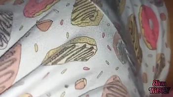 Desi Stiefschwester zeigt ihre behaarte Fotze